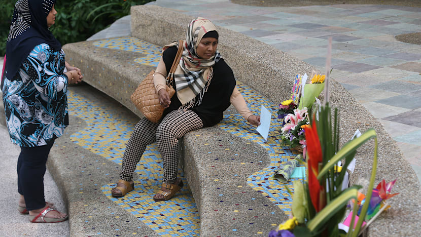 SGH sets up area for public to leave well-wishes and flowers for Mr Lee Kuan Yew