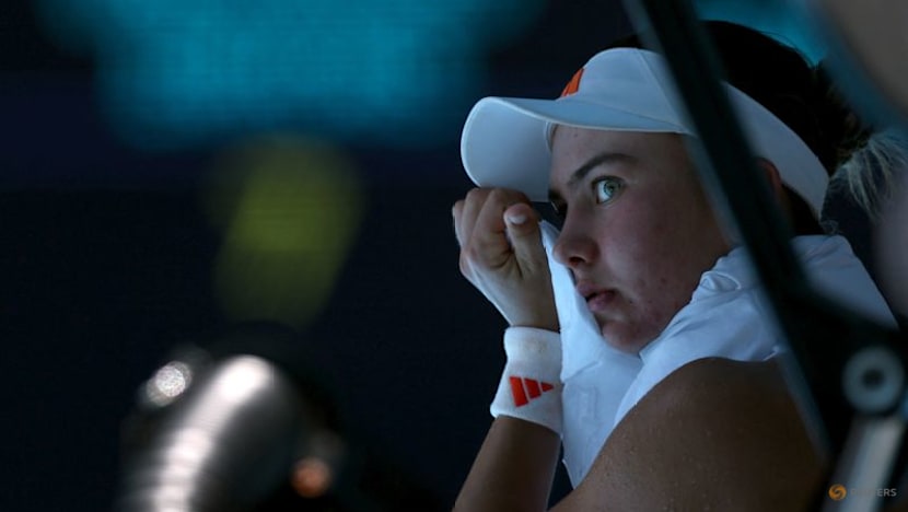 Organisers invoke extreme heat policy on hottest day at Australian Open