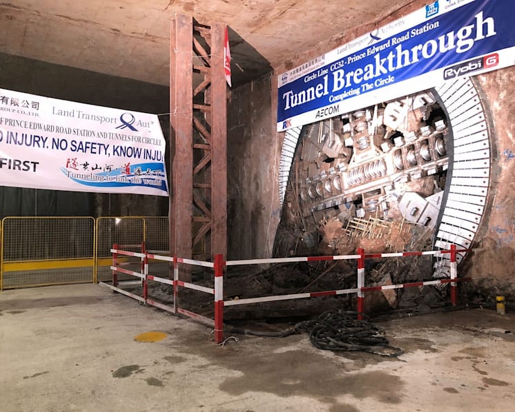 Tunnelling under an overpass, preserving a monument: The engineering challenges behind the Circle Line loop