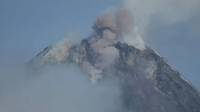 菲律宾上调马荣火山警戒级别 未来数天或数周或现爆炸性喷发