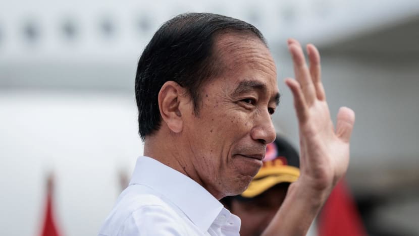 Indonesia's Jokowi orders officials to stop developing new mobile apps, integrate 27,000 existing ones instead Indonesia's Jokowi orders officials to stop developing new mobile apps, integrate 27,000 existing ones instead