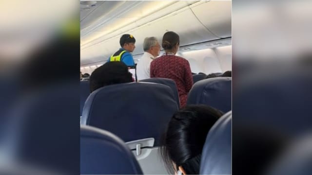 泰国狮航引擎爆炸 回返机场紧急迫降