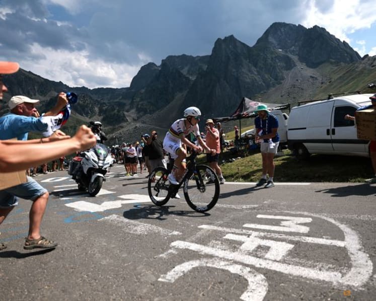 Pogacar triumphs on Tourmalet to reclaim Tour lead