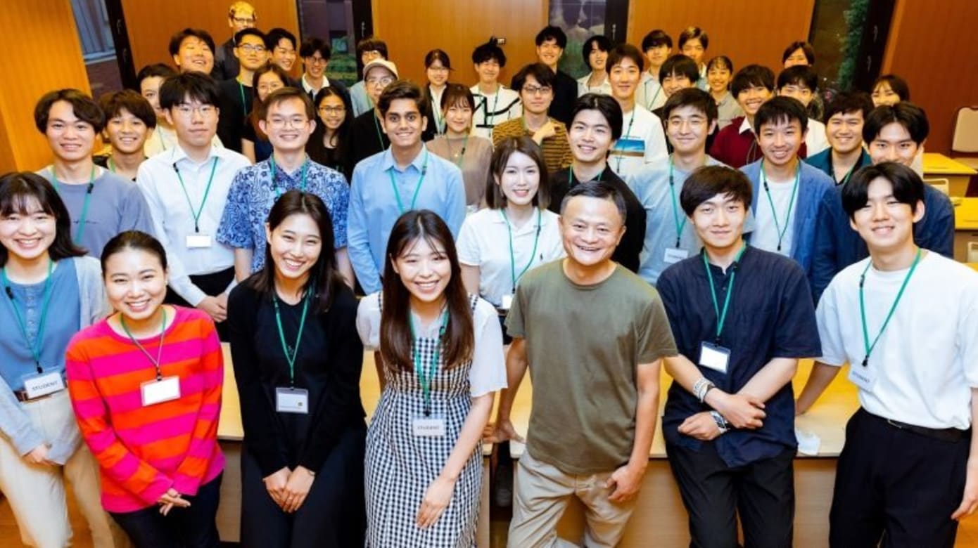 阿里巴巴总裁谈马云近况：他在日本教书很开心- 8world