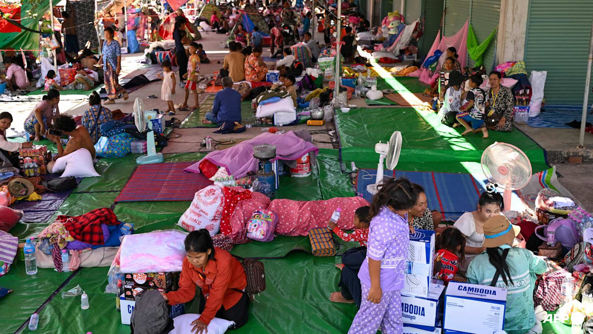 Cambodia shuts Thailand border crossings over deadly fighting Cambodia shuts Thailand border crossings over deadly fighting