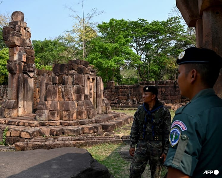 Thai, Cambodian army chiefs to meet over border clash