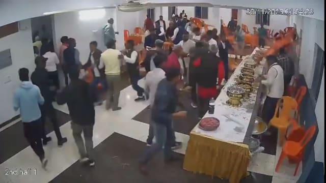 因甜品不足爆发斗殴 新人婚礼现场沦为“战场”