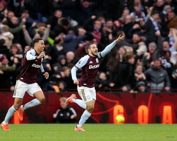 Aston Villa stun leaders Arsenal, Man City close gap to two points, Liverpool held by Leeds
