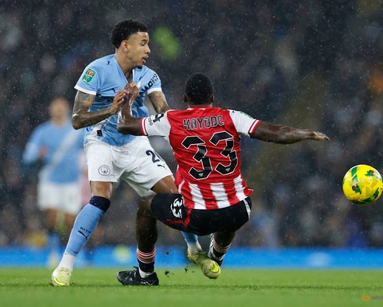 Man City reach League Cup semis, late Newcastle goal downs Fulham