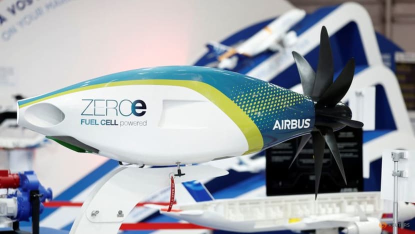 UK invests $340 million in clean tech for air travel