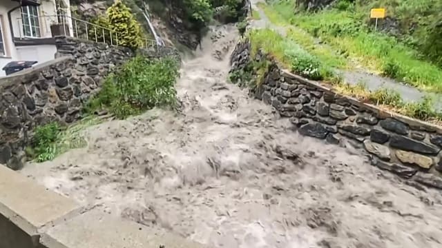瑞士暴雨引发洪水和山泥倾泻 三人下落不明