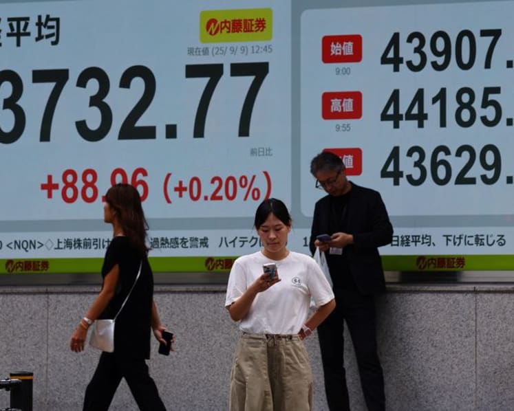Nikkei ends lower on yen strength, profit-taking after crossing 44,000
