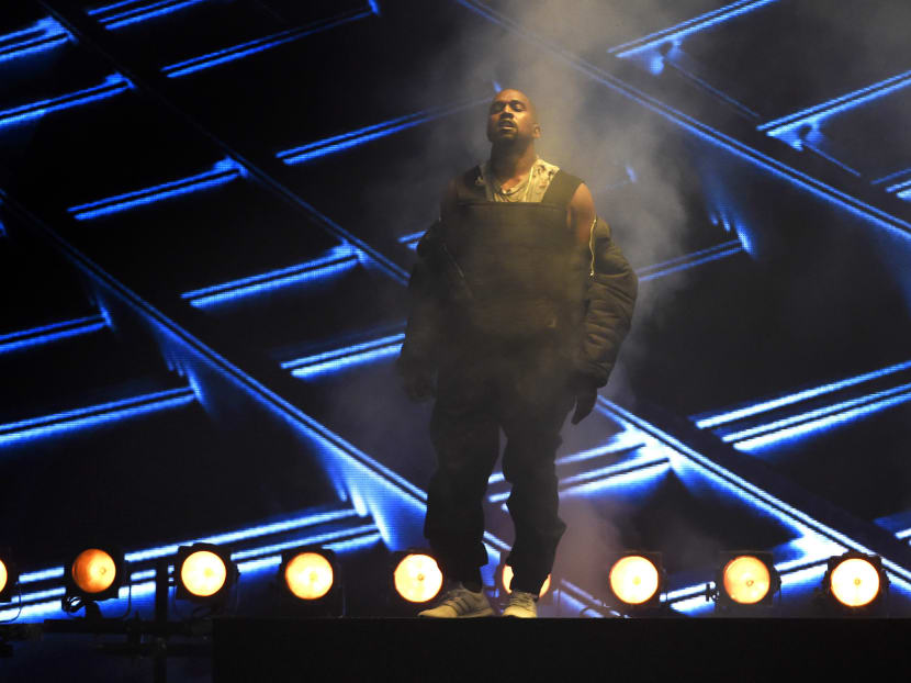 Taylor Swift wins 8 at Billboard Awards; Kanye gets booed