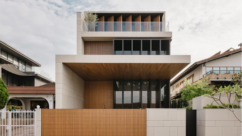 A house in Serangoon Gardens designed around nature, water and light