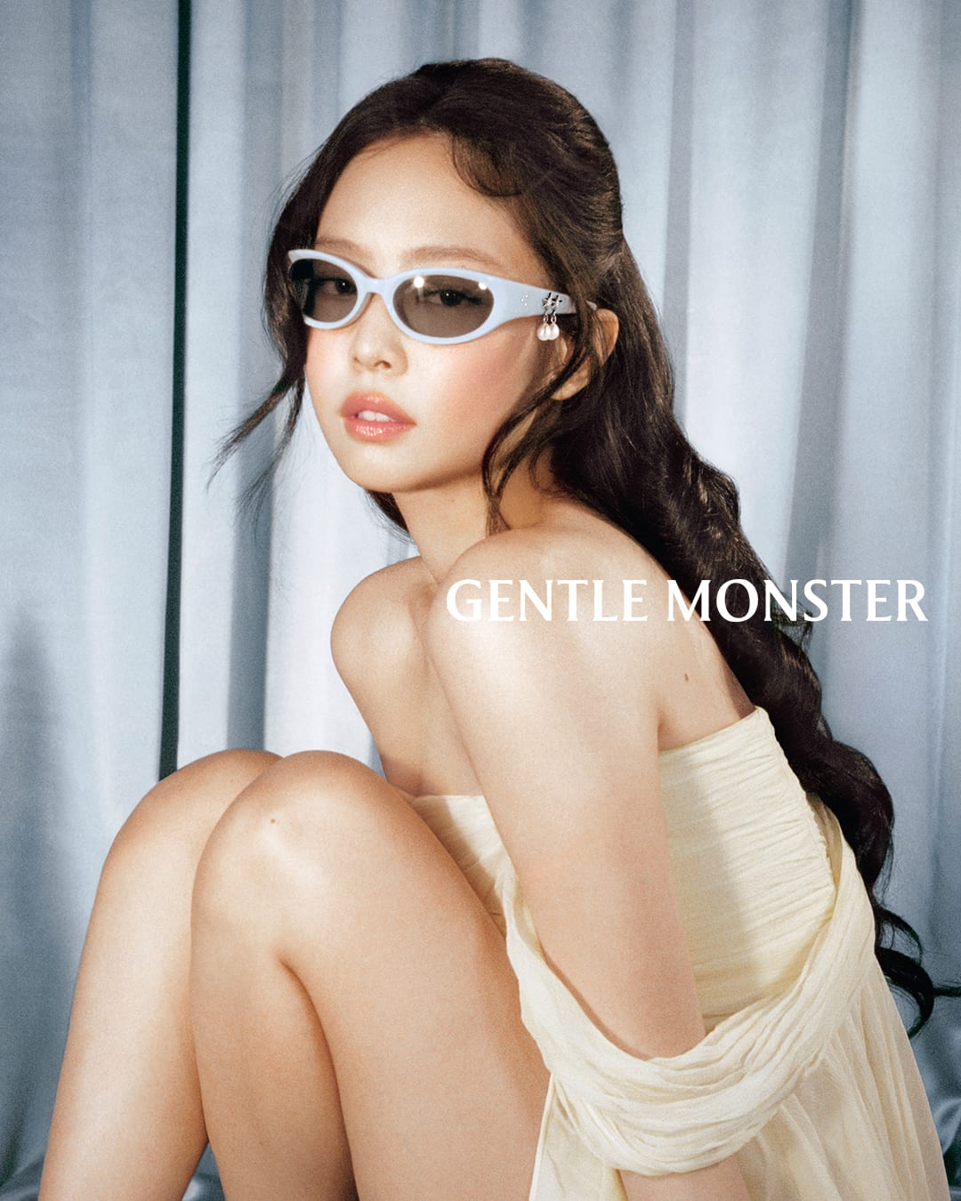 Jennie着用モデルGentle monster Bandoneon.S 01｜ファッション 