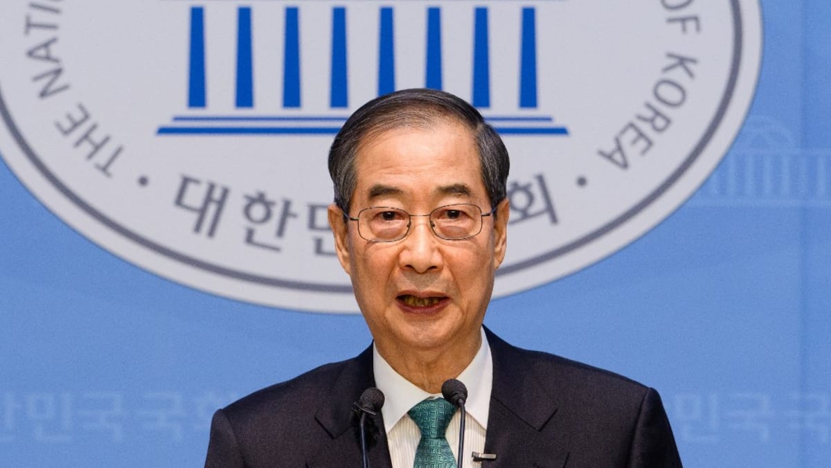 South Korea's ex-PM Han vows to team up with conservative election candidate