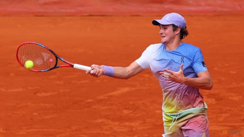Draper dominates teenager Fonseca to reach French Open last 16 Draper dominates teenager Fonseca to reach French Open last 16