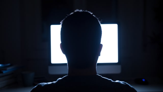 中国男连续工作23天 午休猝死不算工伤引热议
