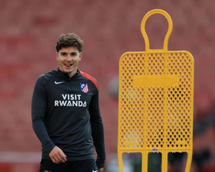 Atletico coach Simeone to bench Alvarez amid transfer standoff