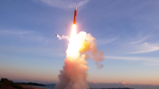 韩国指朝鲜向东部海域发射不明飞行器