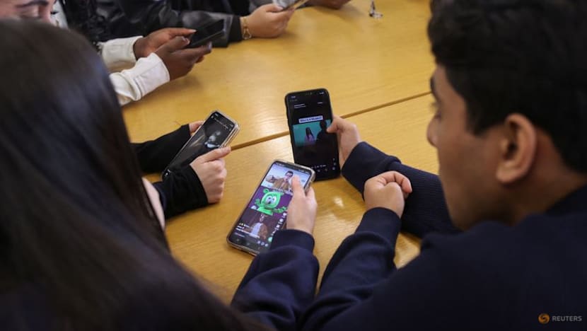 Britain Plans Social Media Ban for Under 16s