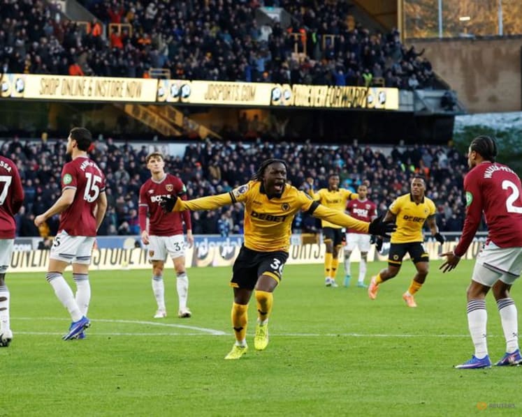 Arsenal strengthen Premier League grip, Villa surge into second as Wolves finally win
