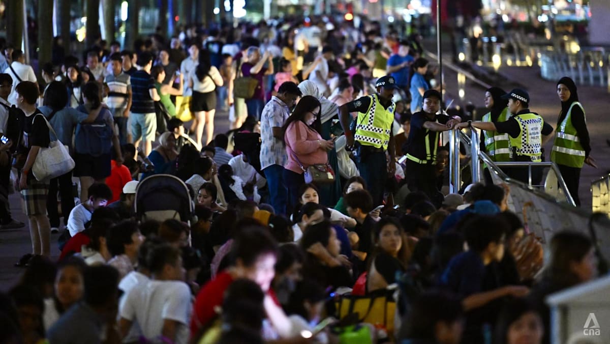 Crowds gather at Marina Bay for New Year countdown; several areas now closed