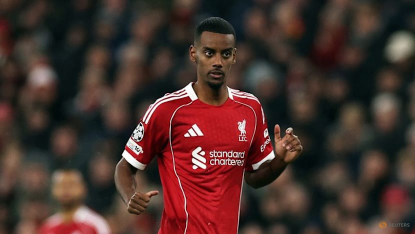 Isak travels with Liverpool to PSG but will not start, says Slot