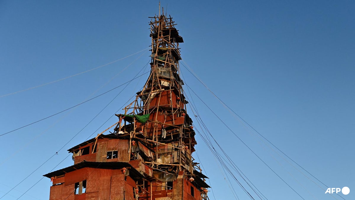 Chinese authorities demolish villager's madcap 10-storey home