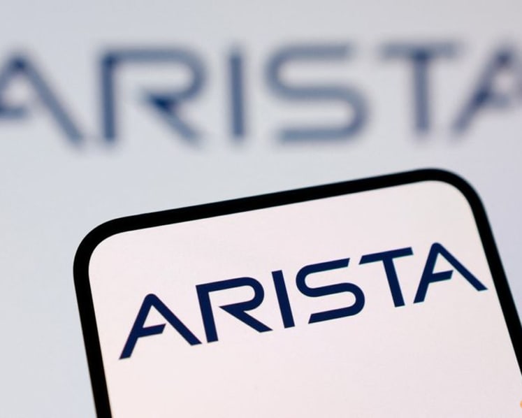 Arista forecasts upbeat quarterly revenue on AI-driven networking demand