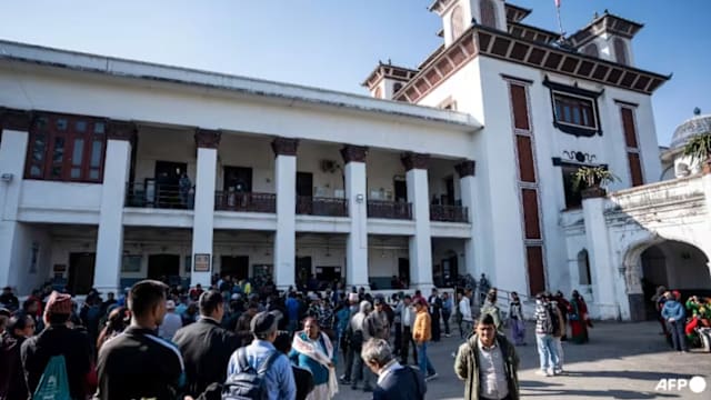 尼泊尔小镇爆发冲突 政府宣布实施宵禁令