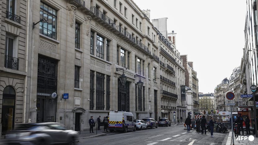 France foils Paris bomb attack outside US bank