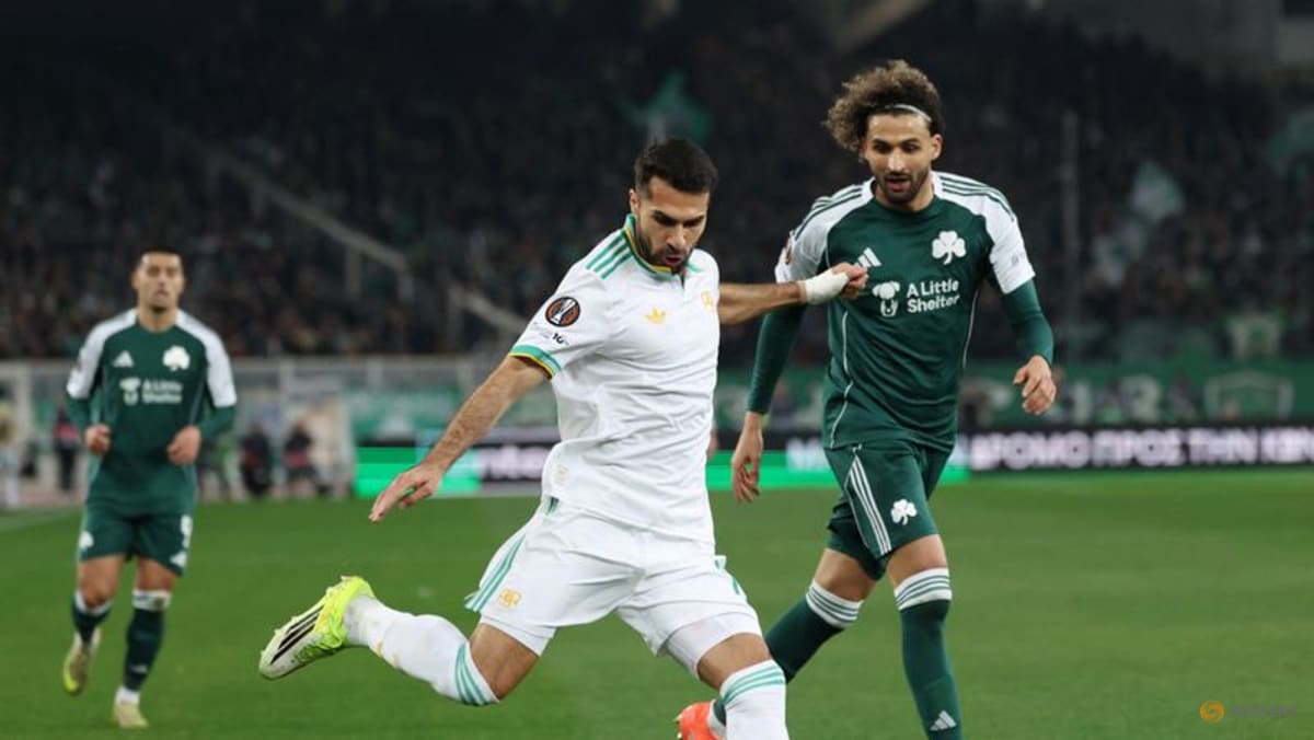 Lyon top Europa League standings, Roma through to last eight