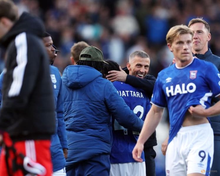 Fulham's Arbeloa fined over comments implying bias after Man United draw