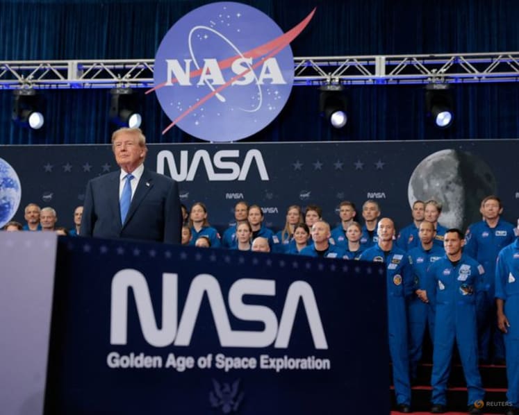 Trump signs order to create a US Space Academy
