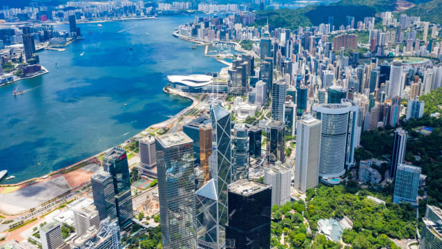 狮城严审外资下 中国大陆富豪回流香港