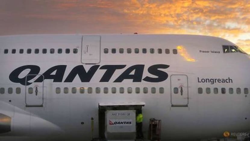 Qantas potong 6,000 pekerjaan; rancang susun semula syarikat pasca COVID-19 Qantas potong 6,000 pekerjaan; rancang susun semula syarikat pasca COVID-19