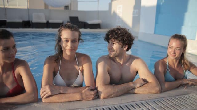 天气热，游泳去！公共泳池的Pool Etiquette，你遵守了吗？