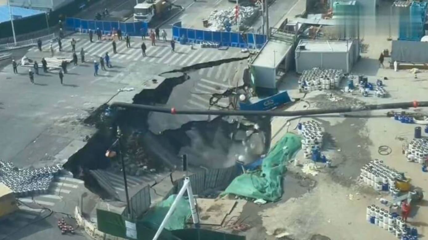 上海地铁工地二度塌陷 出现巨大坑洞 