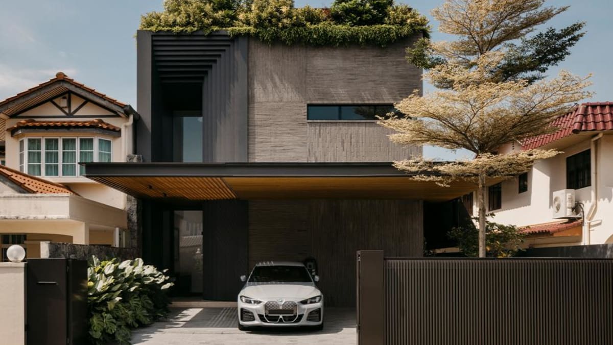 A tropical Singapore home shaped by a design constraint