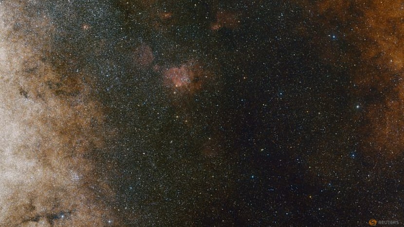 Fastest-known star zooms under Milky Way black hole's influence