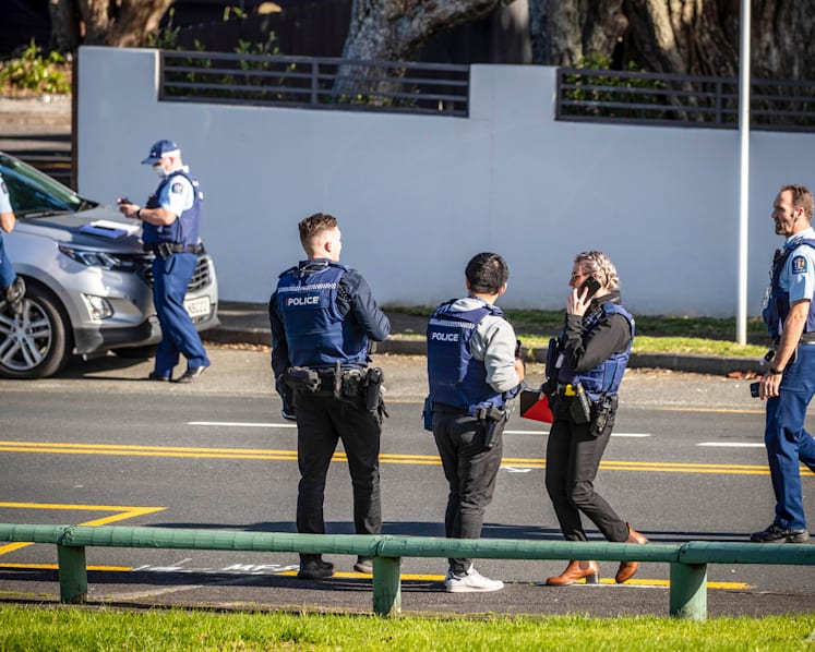 4 people wounded by man on stabbing rampage in New Zealand