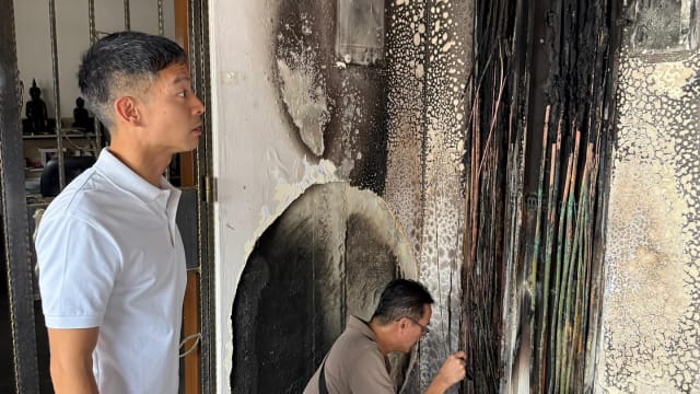 麦奈雅路组屋祭坛起火 两人送院