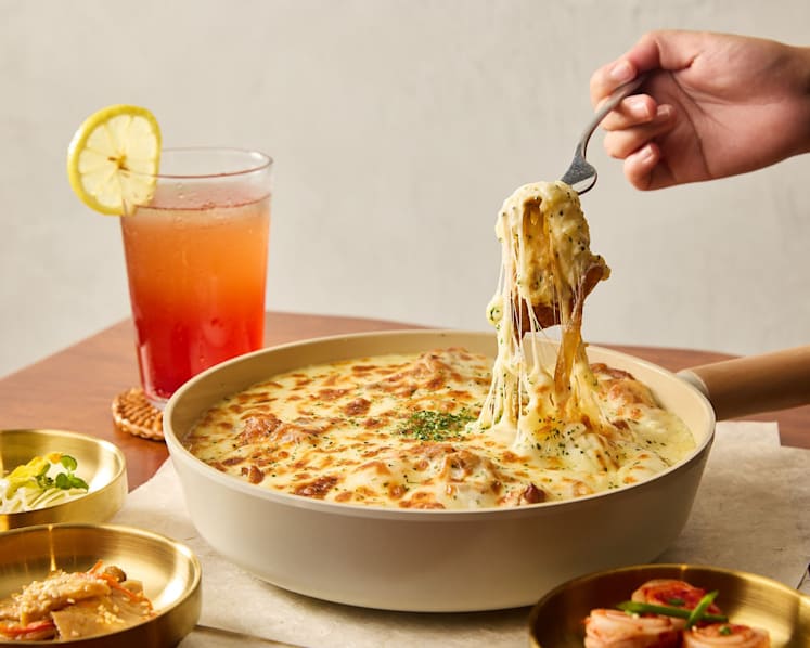 Famous Korean braised chicken chain opens first Singapore outlet at Boat Quay