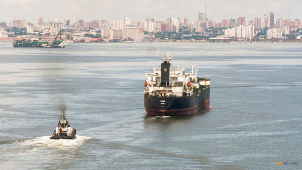 Trump orders 'blockade' of sanctioned oil tankers leaving, entering Venezuela