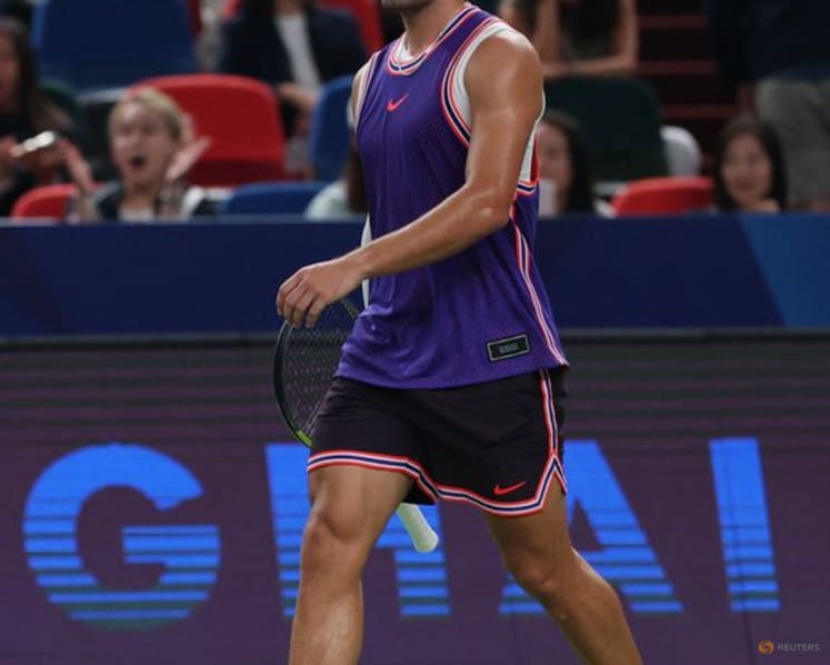 Bergs stuns Alcaraz in Shanghai as Zverev claims year-end top ranking