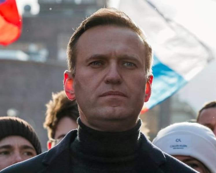 EU considers Russia sanctions over Navalny poisoning