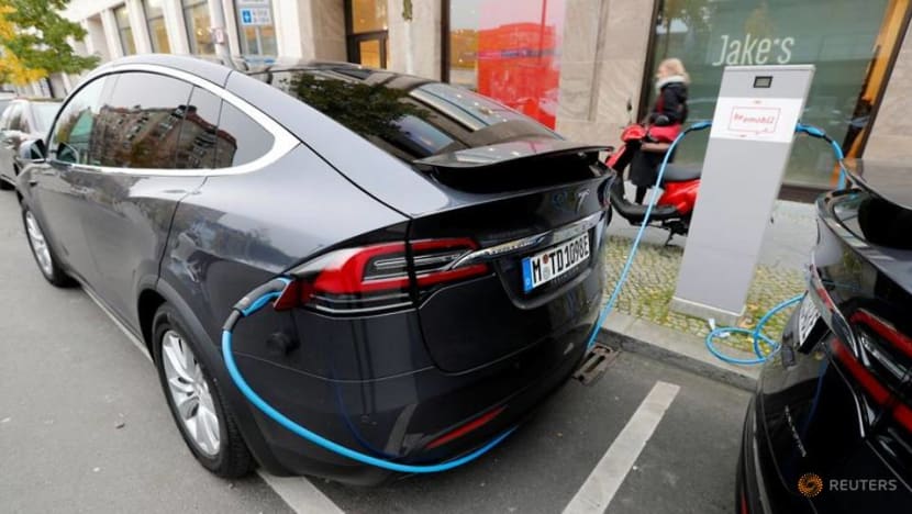 Why an electric car battery is so expensive, for now