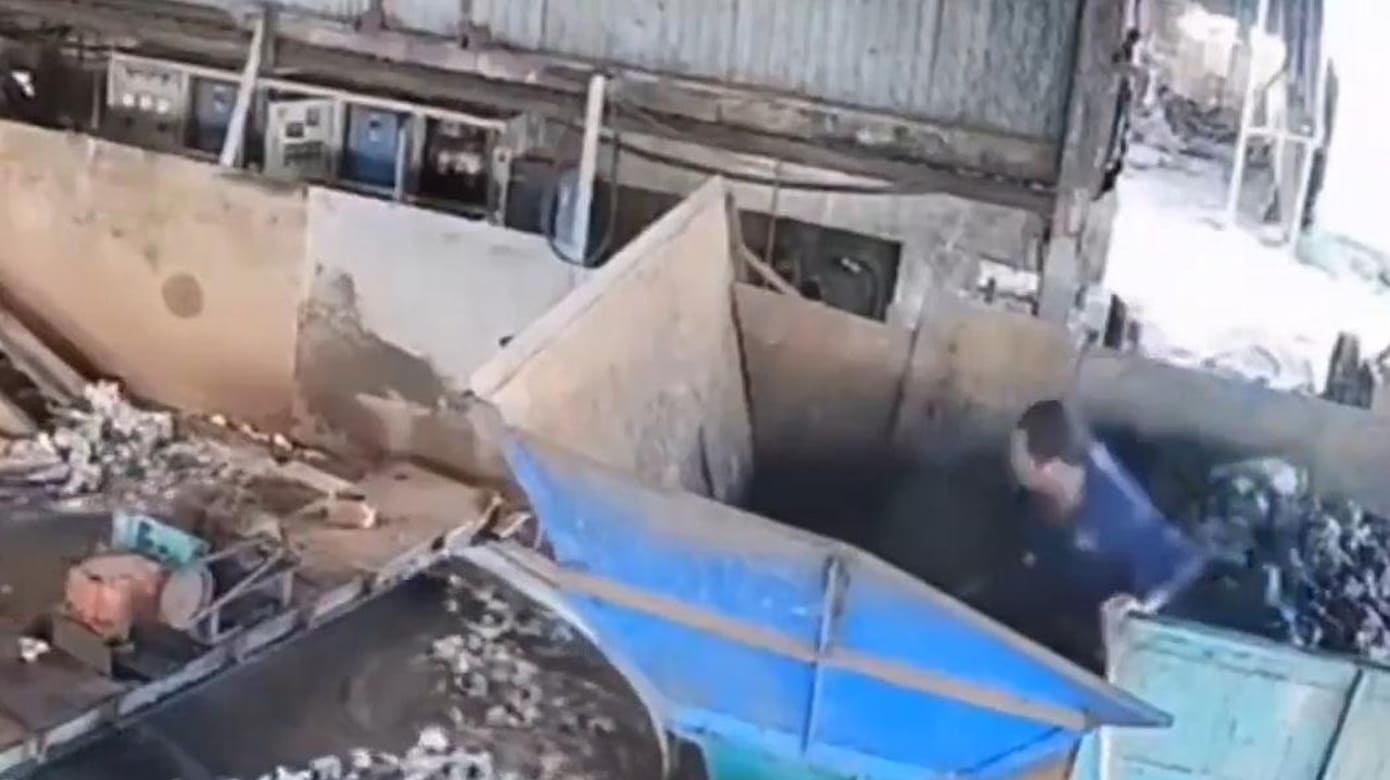 操作碾磨机遭卷入 越南橡胶厂男工惨死