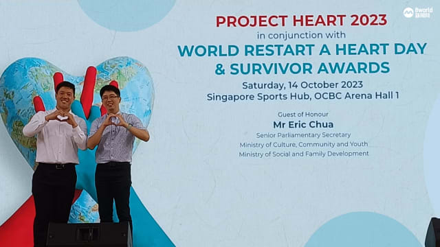 为心脏骤停者实施急救 多位英雄获颁奖项